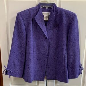 Ladies size 8 purple 2 piece suit by Miss Dorby